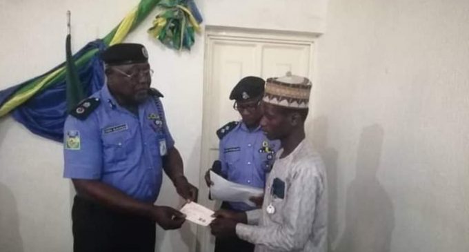 ZAMFARA CP, ELKANNAH PRESENTS OVER 4 MILLION NAIRA CHEQUE TO FAMILIES OF DECEASED OFFICERS