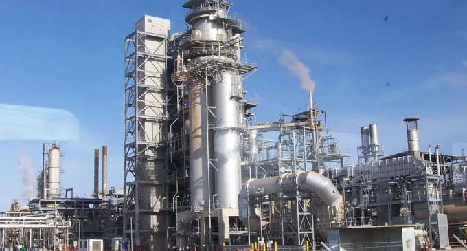 DANGOTE REFINERY TO START PETROL REFINING NOVEMBER – OFFICIALS